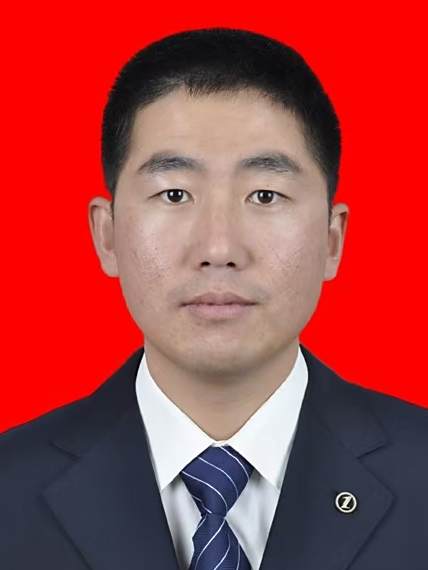 張松(山東省德州市生態環境局夏津分局黨組成員、副局長、三級主任科員) 張松(山東省德州市生態環境局夏津分局黨組成員、副局長、三級主任科員)