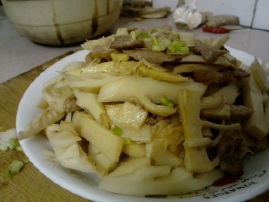 竹筍燜豬肉 竹筍燜豬肉