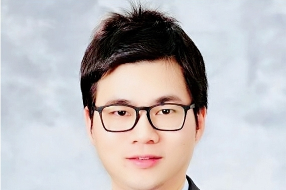 李功玉 李功玉