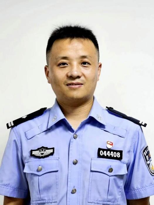 邢運偉(北京市公安局石景山分局刑偵支隊中隊長) 邢運偉(北京市公安局石景山分局刑偵支隊中隊長)