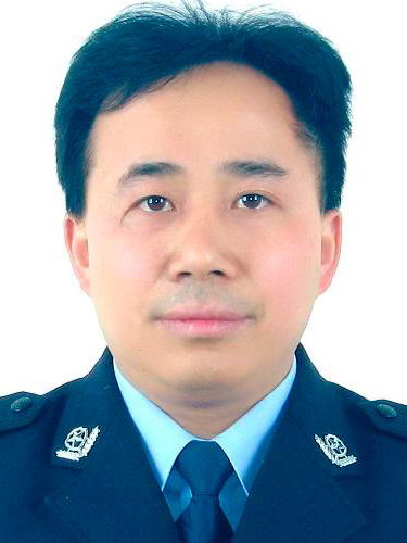 衛東(貴州省榕江縣公安局黨委委員、交通警察大隊大隊長、二級警長) 衛東(貴州省榕江縣公安局黨委委員、交通警察大隊大隊長、二級警長)