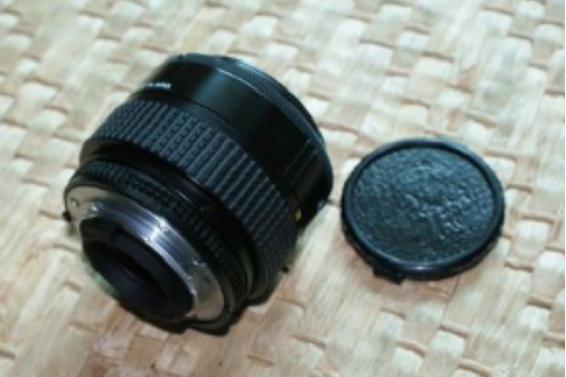尼康35-70mmf/3.3-4.5 尼康35-70mmf/3.3-4.5
