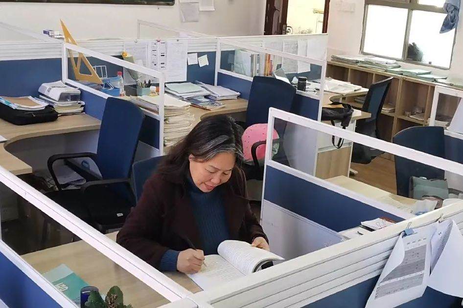 何群(湖南省瀏陽市第十一中學教師) 何群(湖南省瀏陽市第十一中學教師)