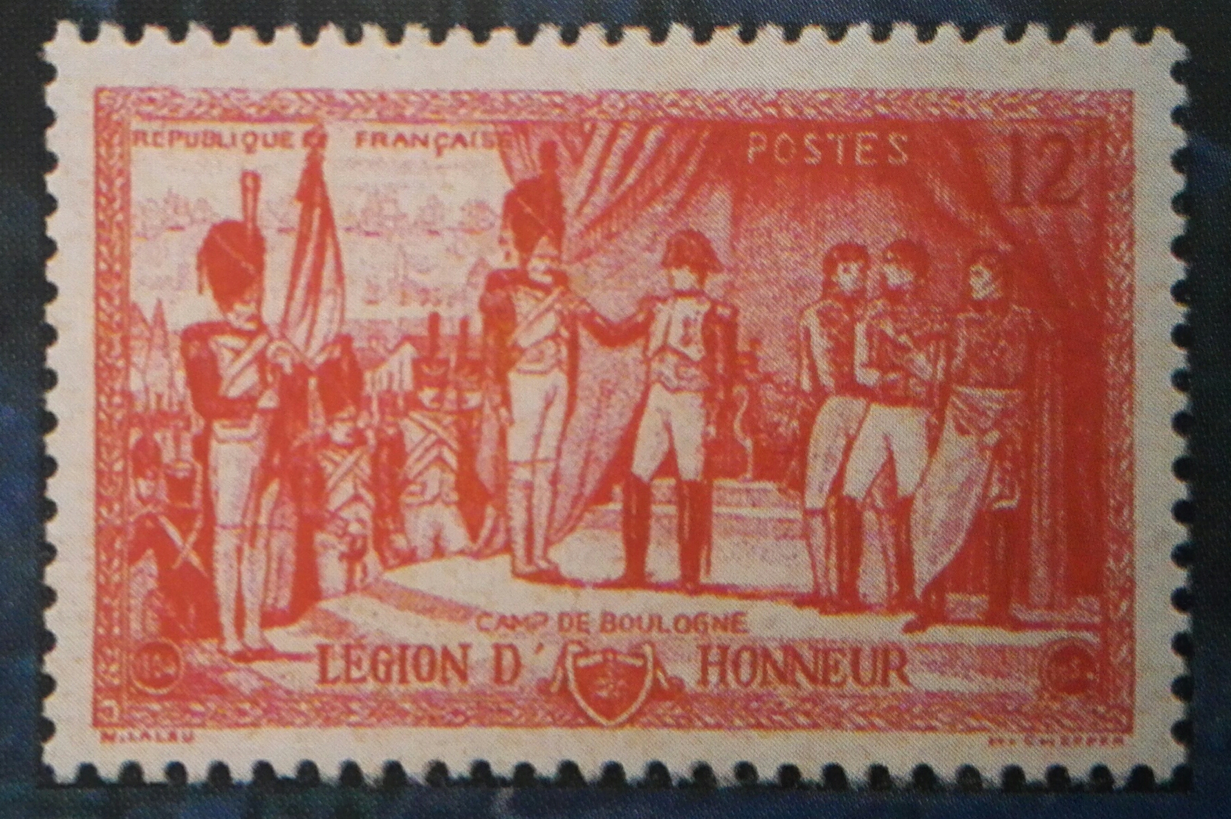 拿破崙在勃艮第軍營向將士授勳（法國1952年郵票）