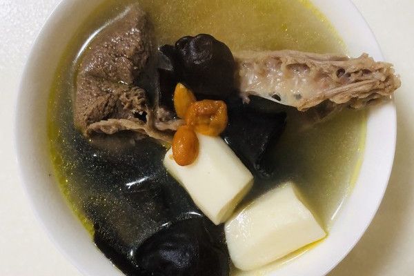 木耳鴿子湯 木耳鴿子湯