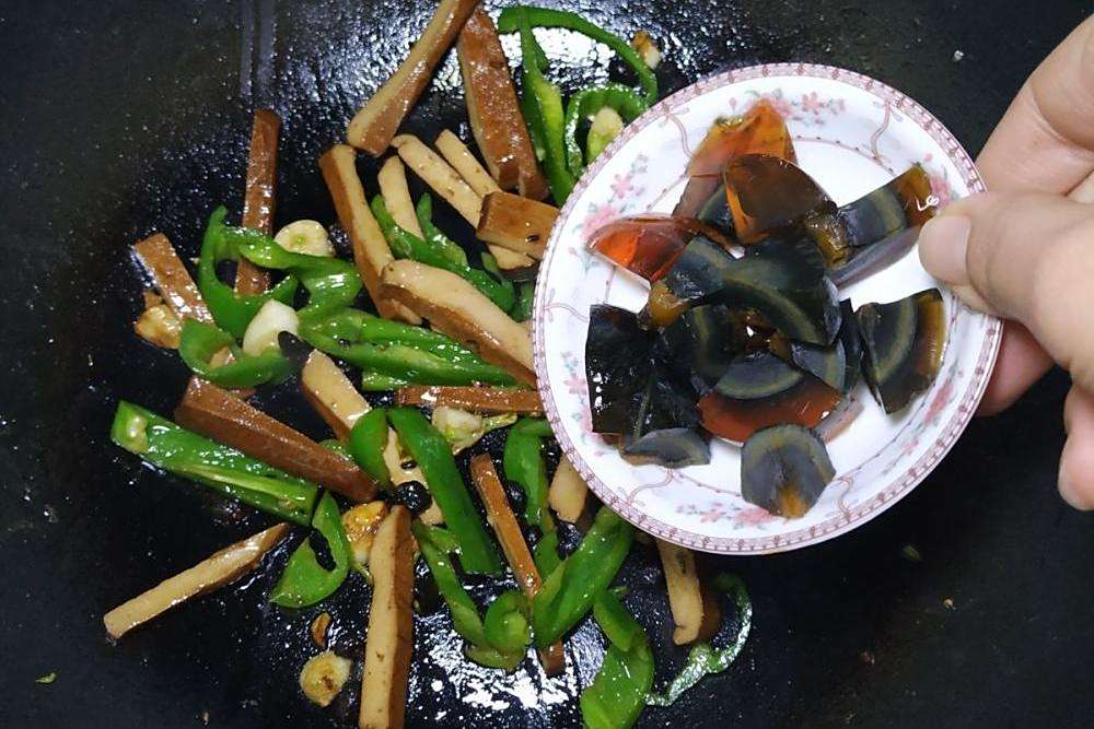 皮蛋炒臭乾 皮蛋炒臭乾