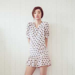 史蒂芬妮·李(Stephanie Lee)