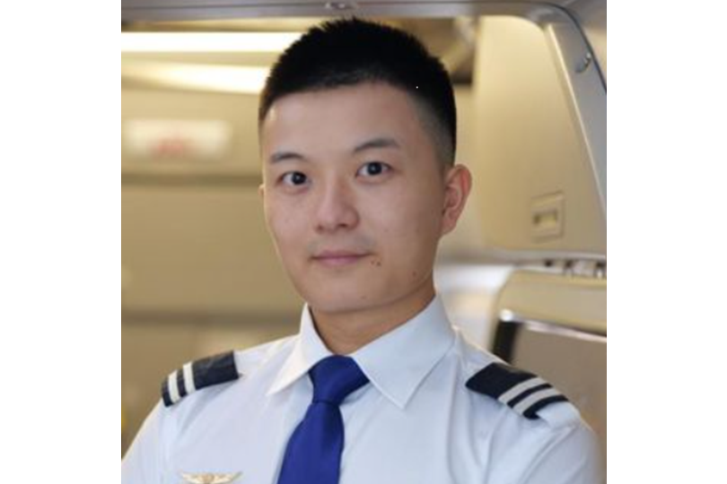 李吉(桂林航空客艙地面服務部乘務訓練中心經理) 李吉(桂林航空客艙地面服務部乘務訓練中心經理)