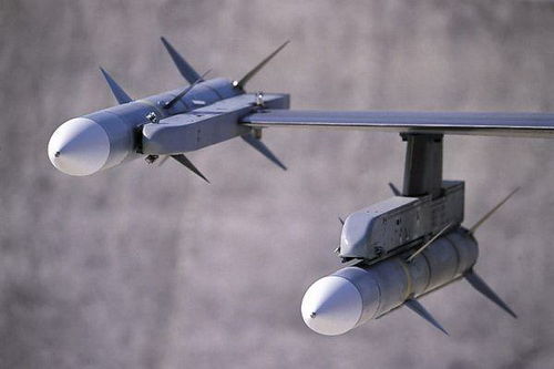 AIM-120中距空空飛彈