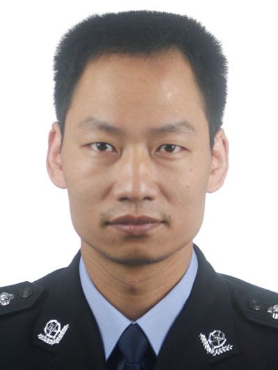 劉榮恩(廣元市朝天區公安分局禁毒大隊大隊長) 劉榮恩(廣元市朝天區公安分局禁毒大隊大隊長)