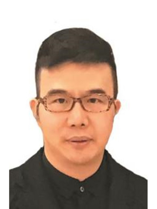 易新民(北京紫禁城易茗文化傳播有限公司藝術總監) 易新民(北京紫禁城易茗文化傳播有限公司藝術總監)