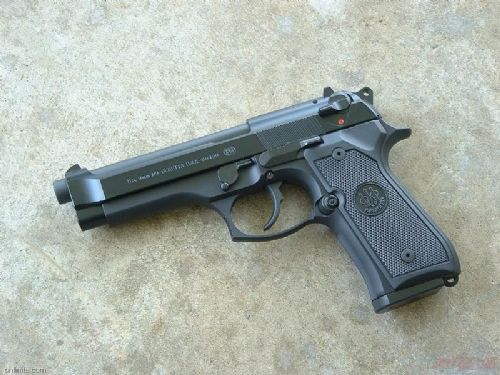 義大利伯萊塔92F手槍