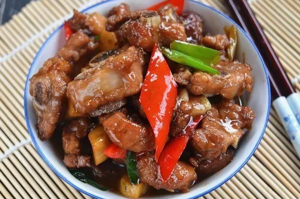 青梅燜排骨 青梅燜排骨