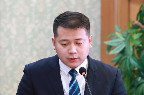 何銳(亞歐博覽會的終身榮譽觀眾) 何銳(亞歐博覽會的終身榮譽觀眾)