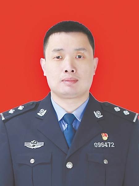 郭聰(湖北省仙桃市公安局三伏潭派出所民警) 郭聰(湖北省仙桃市公安局三伏潭派出所民警)