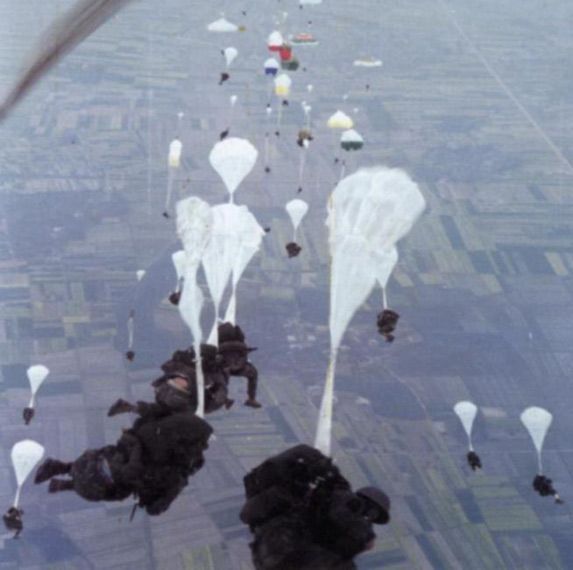 空降師(空降兵師) 空降師(空降兵師)