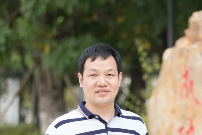 石超(深圳市寶安中學(集團)高中部副校長) 石超(深圳市寶安中學(集團)高中部副校長)