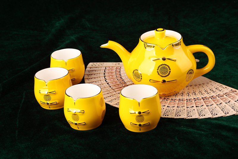 黃瓷茶具