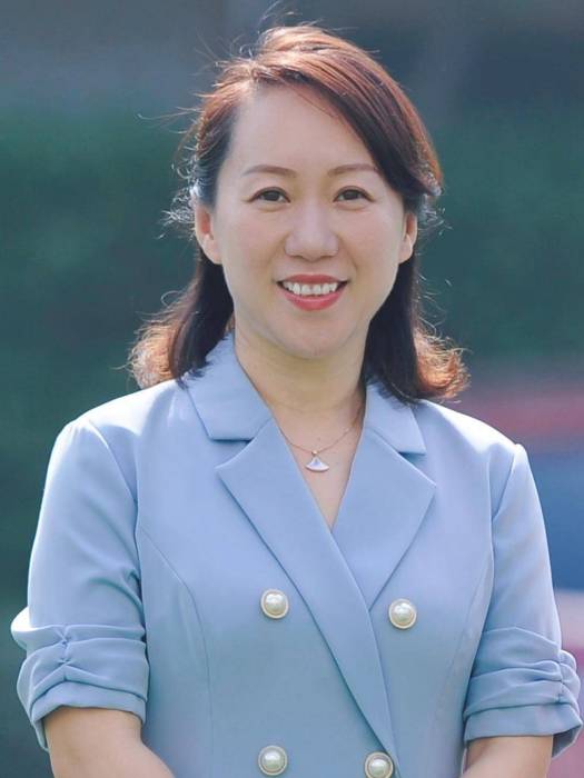 張燕(南京市銀城國小校長兼黨支部書記) 張燕(南京市銀城國小校長兼黨支部書記)
