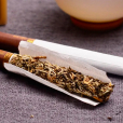 茶煙(把茶葉當作菸草來抽) 茶煙(把茶葉當作菸草來抽)