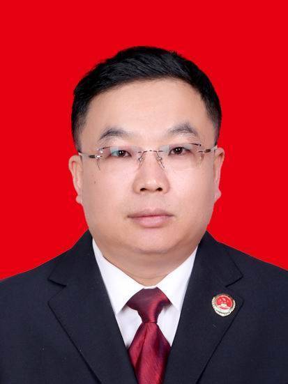 謝華(內蒙古自治區烏海市烏達區人民檢察院黨組副書記、副檢察長、一級檢察官) 謝華(內蒙古自治區烏海市烏達區人民檢察院黨組副書記、副檢察長、一級檢察官)