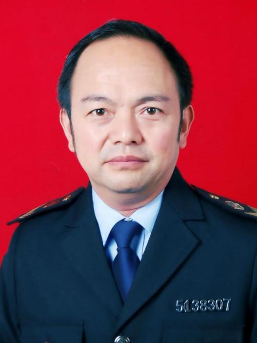 徐凱(四川省眉山市洪雅縣市場監督管理局黨組成員、副局長) 徐凱(四川省眉山市洪雅縣市場監督管理局黨組成員、副局長)