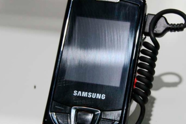 三星 E2550 三星 E2550