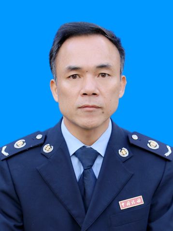 趙劍波(國家稅務總局元江哈尼族彝族傣族自治縣稅務局黨委委員、副局長) 趙劍波(國家稅務總局元江哈尼族彝族傣族自治縣稅務局黨委委員、副局長)