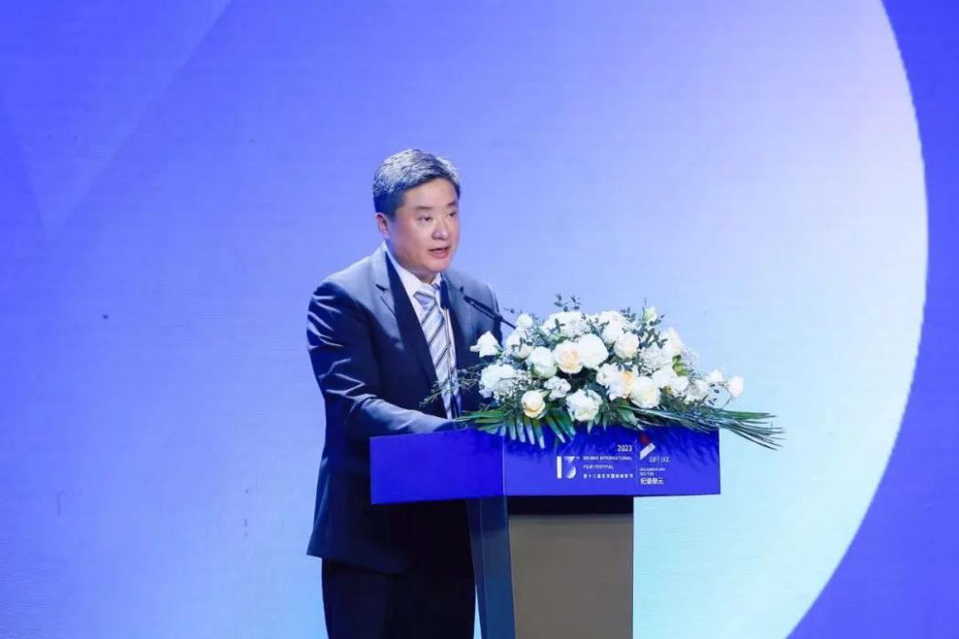 嚴崴 嚴崴