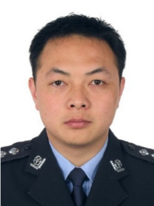 胡俊峰(福建省泉州市公安局法制支隊支隊長) 胡俊峰(福建省泉州市公安局法制支隊支隊長)