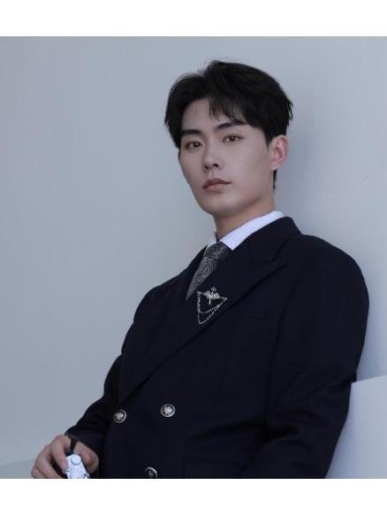 張昊(中國內地短劇男演員) 張昊(中國內地短劇男演員)