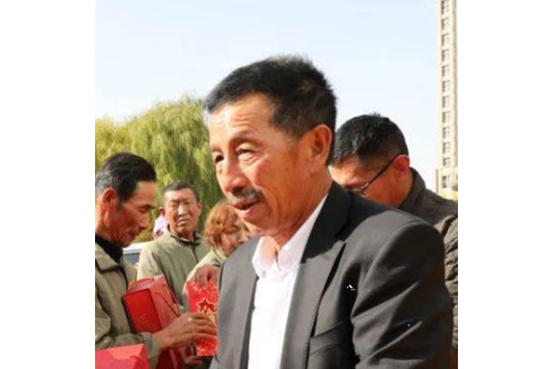 李喜明(內蒙古金鷺蜂產品有限公司副董事長) 李喜明(內蒙古金鷺蜂產品有限公司副董事長)