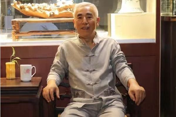李國剛(古陶瓷鑑定專家) 李國剛(古陶瓷鑑定專家)