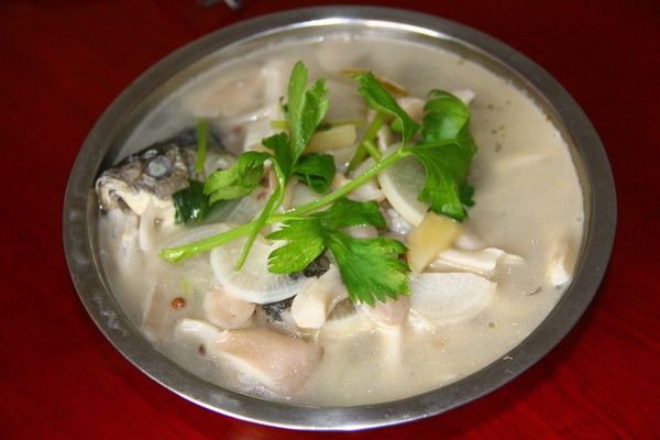 鯽魚平菇湯