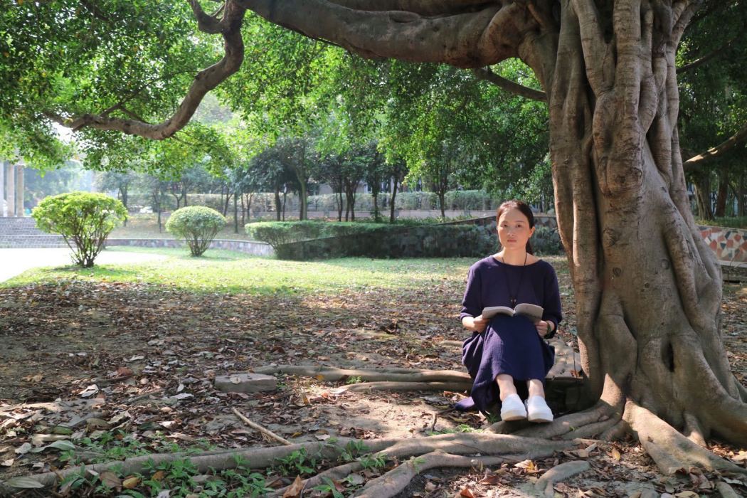 明霞(兒童小說作家) 明霞(兒童小說作家)