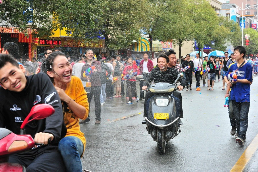 塘唇村(廣東東莞市寮步鎮下轄村) 塘唇村(廣東東莞市寮步鎮下轄村)