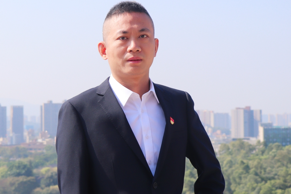 何志創 何志創