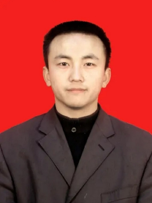 陸俊吉(博州博樂市烏鎮棉花協會會長) 陸俊吉(博州博樂市烏鎮棉花協會會長)