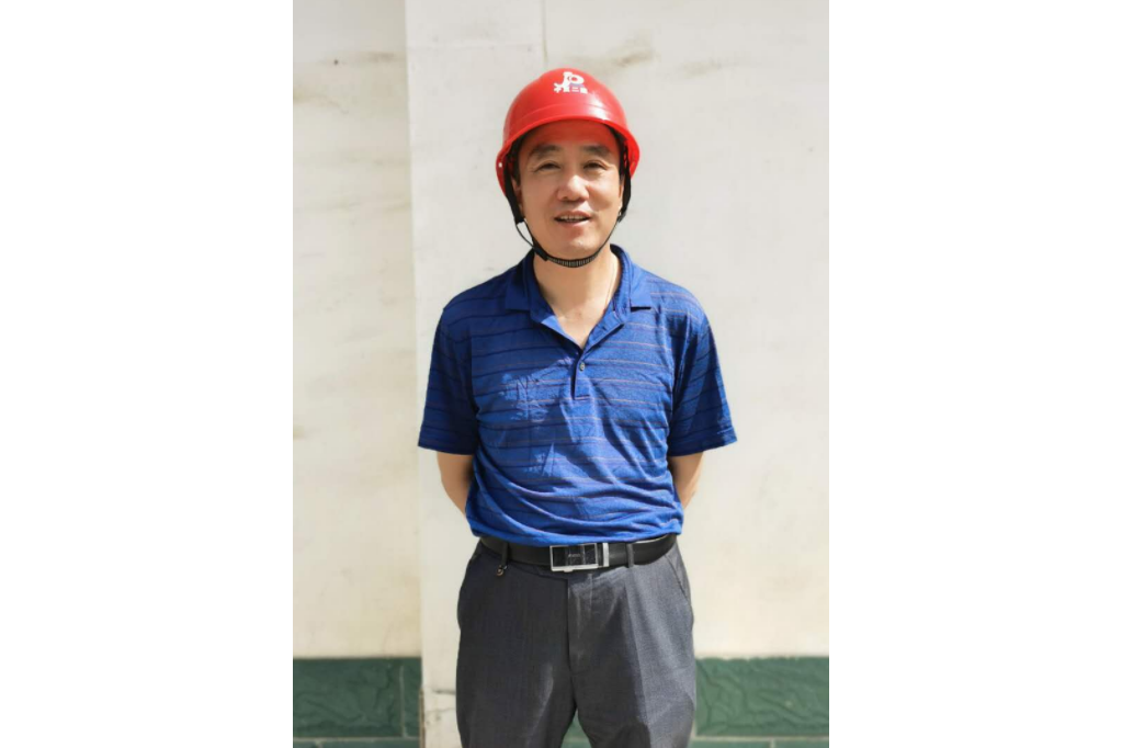 何振才(寧夏第二建築有限公司第七分公司黨支部書記) 何振才(寧夏第二建築有限公司第七分公司黨支部書記)