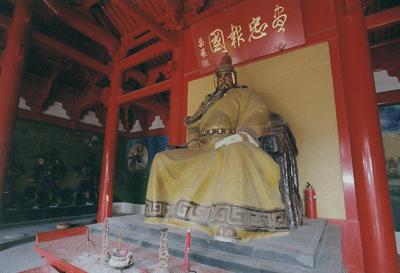 岳王塑像