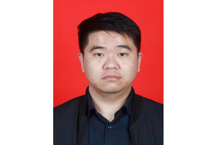 於龍(河南省漯河市舞陽縣蓮花鎮鎮長) 於龍(河南省漯河市舞陽縣蓮花鎮鎮長)