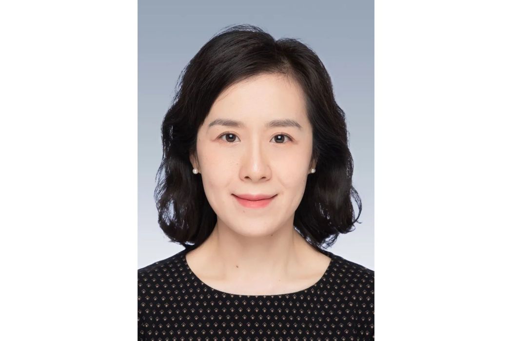 崔穎(上海市徐匯區紀委常委、辦公室主任)