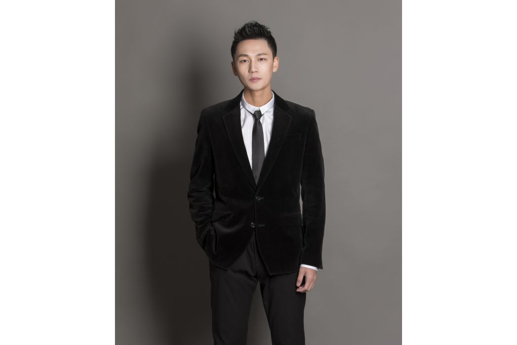張昊(中國內地男主持人) 張昊(中國內地男主持人)