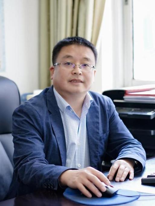 劉志成(湖南鐵道職業技術學院黨委委員、副院長) 劉志成(湖南鐵道職業技術學院黨委委員、副院長)