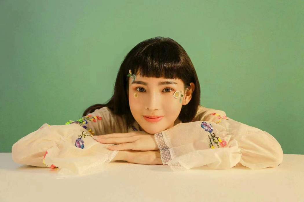 愛麗絲(中國內地影視青年女演員) 愛麗絲(中國內地影視青年女演員)