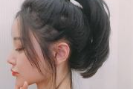 小依娜