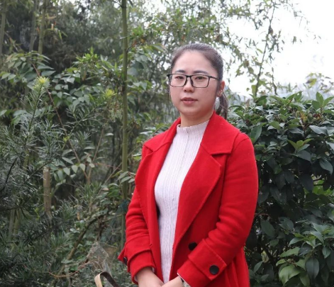 周菊珍(湖南省張家界土家親戚土特產有限公司董事長) 周菊珍(湖南省張家界土家親戚土特產有限公司董事長)
