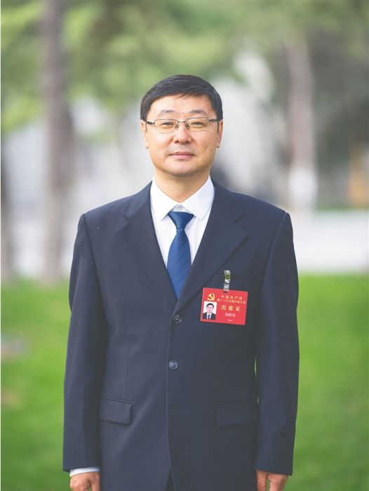 楊新泉(中共二十大代表,海南省崖州灣種子實驗室規劃發展部負責人) 楊新泉(中共二十大代表,海南省崖州灣種子實驗室規劃發展部負責人)