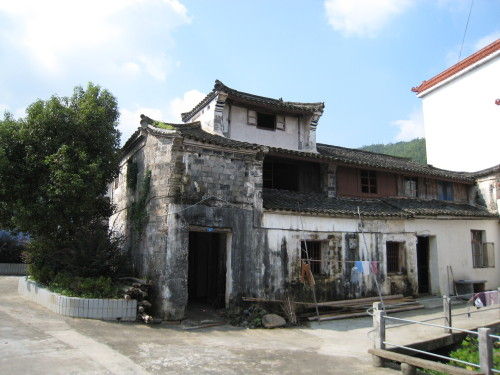 儒雅洋村的碉樓