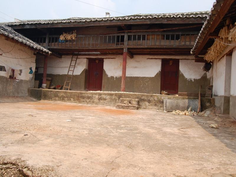 塘房村(雲南省祿勸縣茂山鎮下轄村) 塘房村(雲南省祿勸縣茂山鎮下轄村)